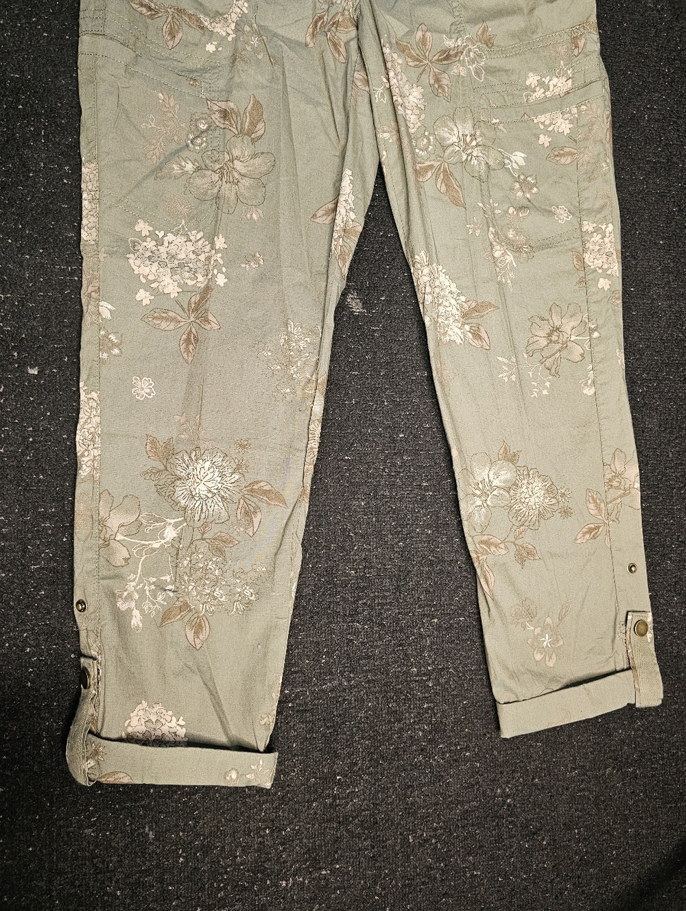 Democracy Floral Straight-Leg Pants in Olive Green with Metallic Accents - Picture 4 of 11